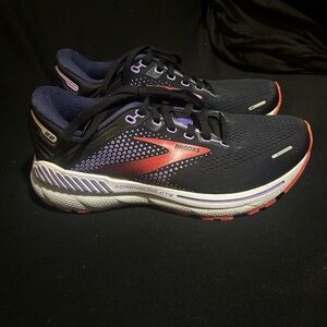Brooks Adrenaline 22 GTS Women’s Size 7.5